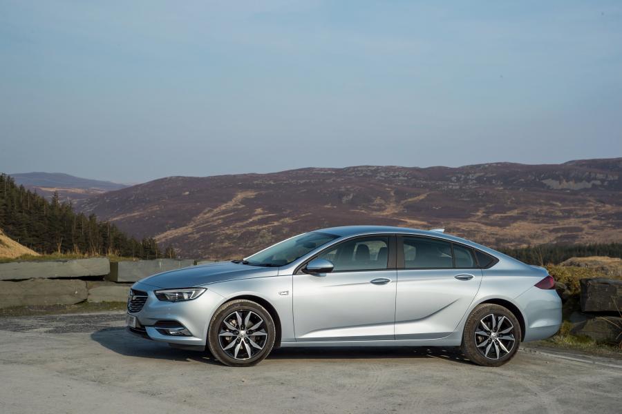  Vauxhall Insignia Grand Sport Turbo 2017 года  (фото 11 из 30)